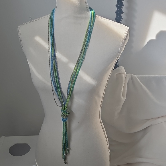 Elegant Multicolor Beaded Necklace - Picture 1 of 4